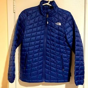 The Nothface boys LG 14/16 blue light quilted jacket